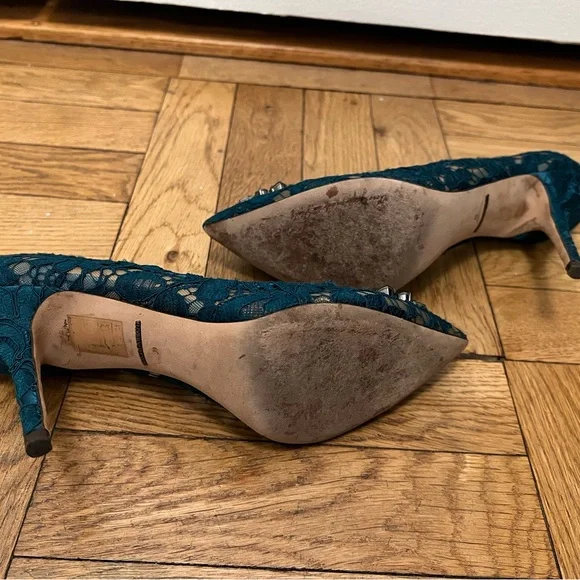 Elegant Teal Lace Heels with Gem Embellishments - Picture 3 of 7